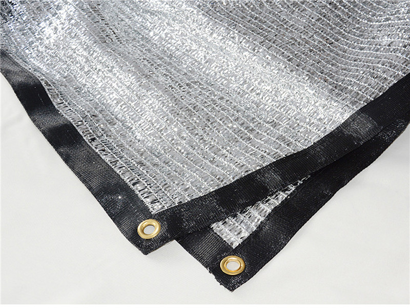 Алюминиевая оттенка в помещении