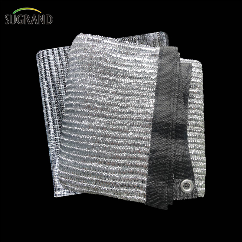 Алюминиевая оттенка в помещении